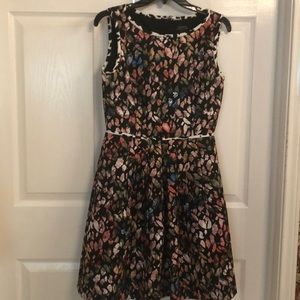 Fully lined sleeveless dress with pockets!